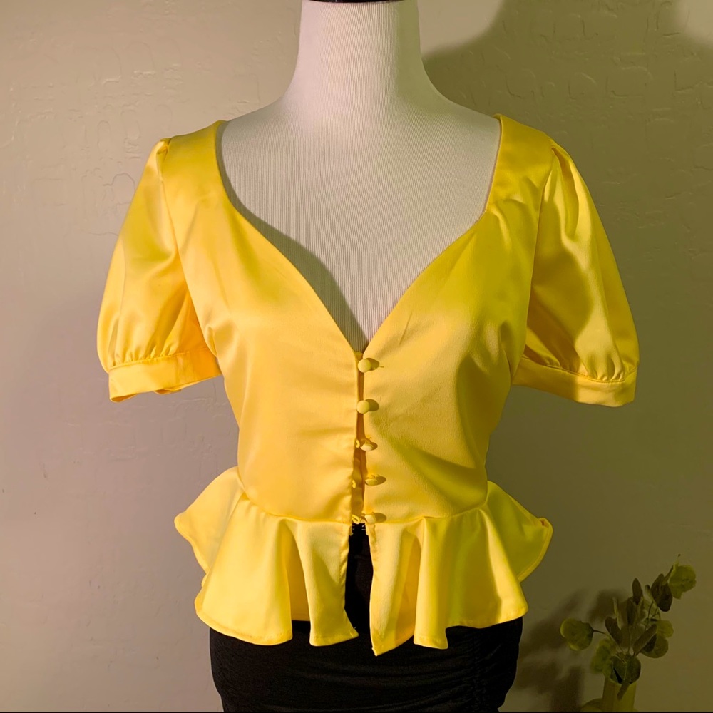 NWT Medium Fashion Nova Peplum top